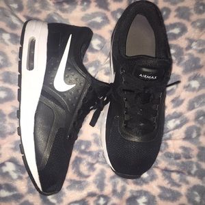 Nike Airmax 🖤